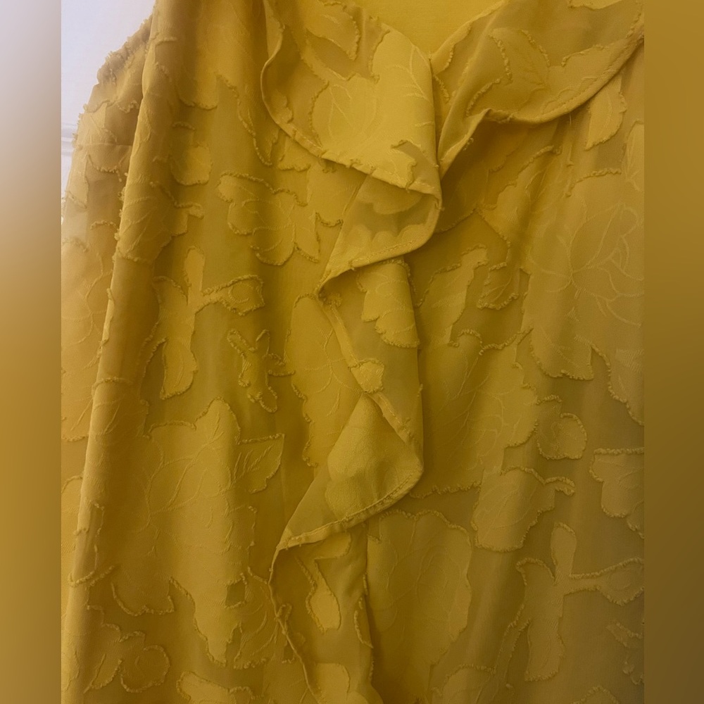 Yellow Top - Picture 2 of 3